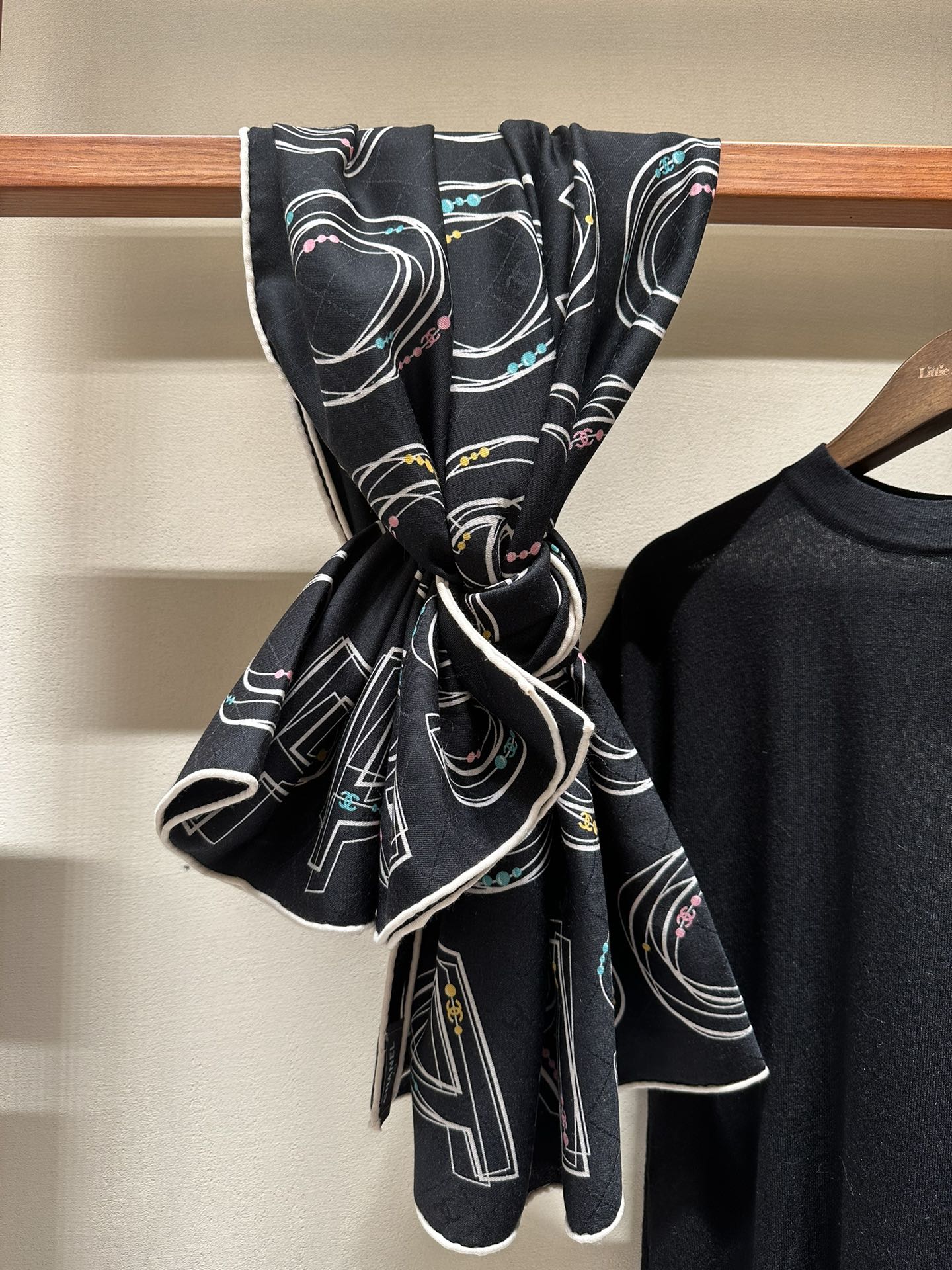 CC Square Scarf 140 CM In Black Silk Cashmere 420131