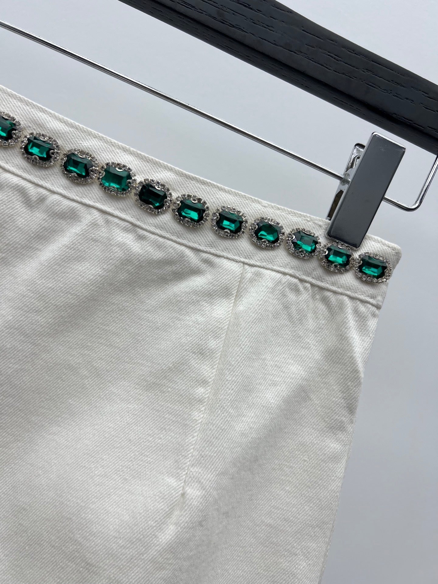 Miumiu 2026 Emerald-studded Midi Skirt White Green Cotton
