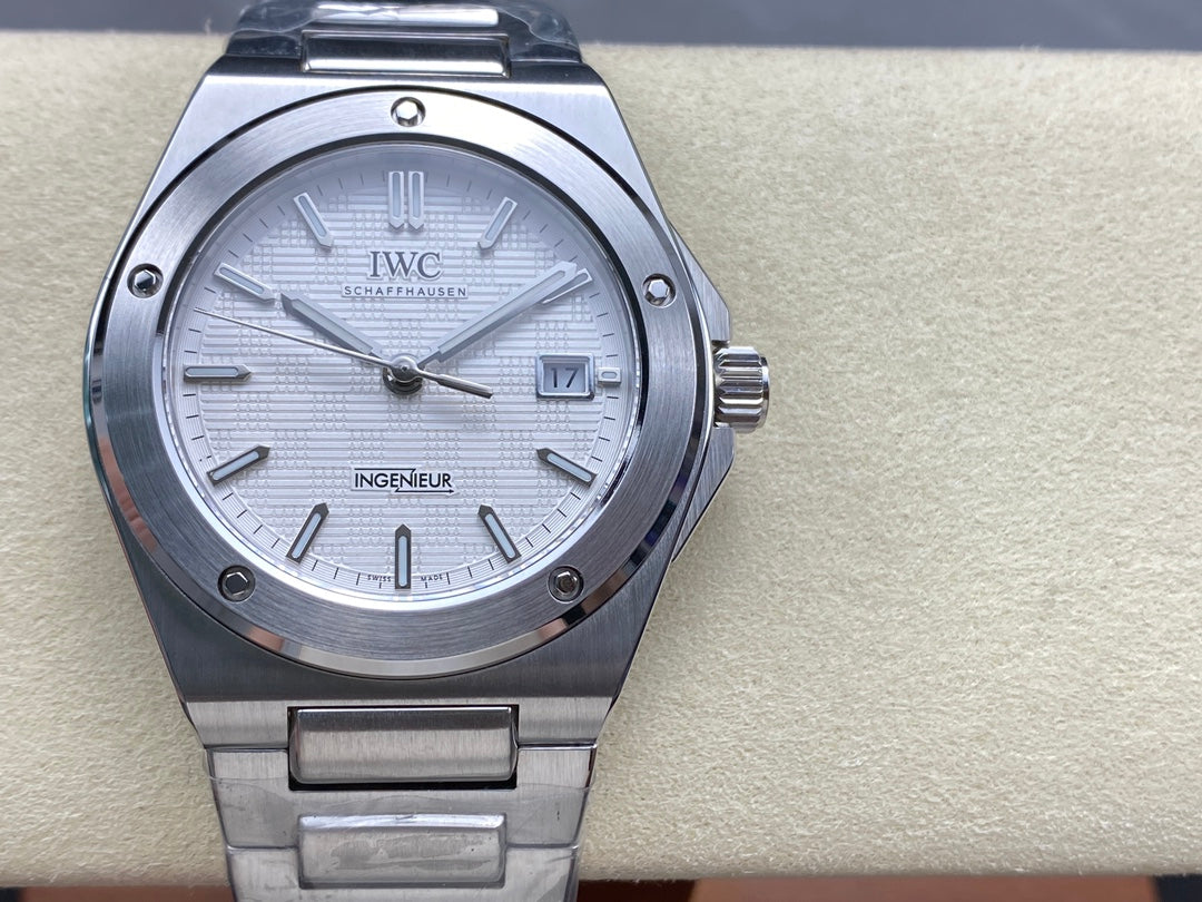IWC Ingenieur 40mm White Dial Sliver White Numerals Steel Case