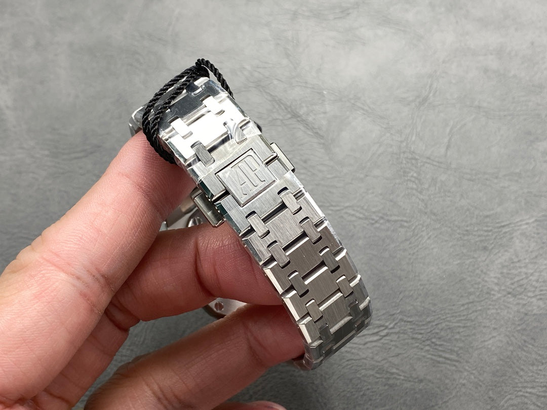 Audemars Piguet Royal Oak Lady 33mm Steel Case Black Dial