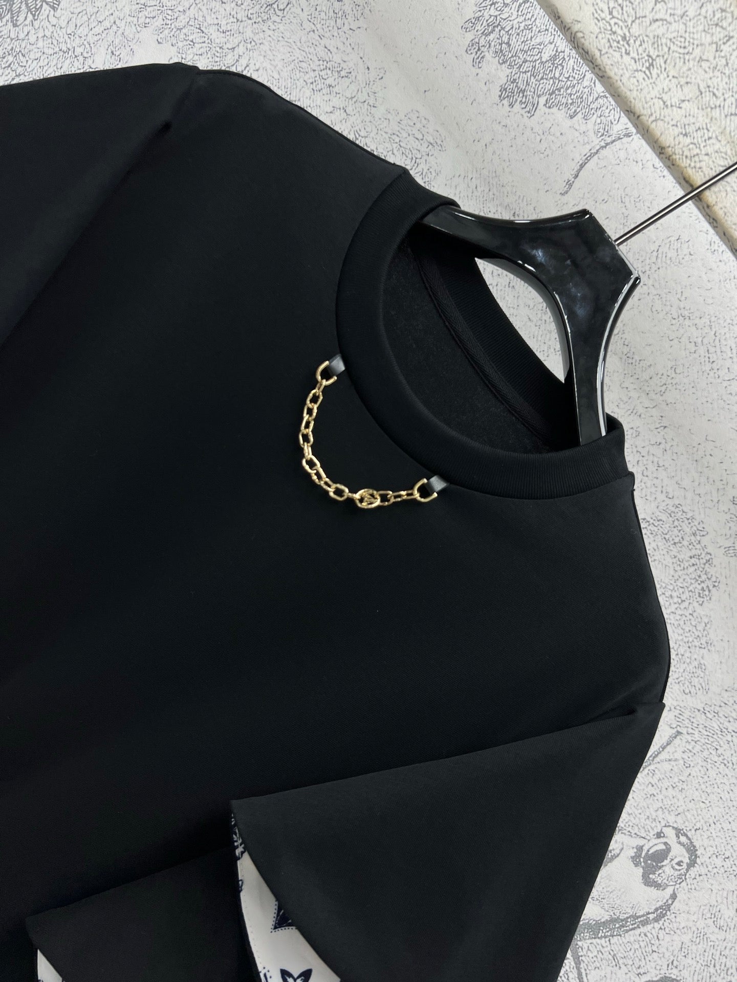 LV 25 Lotus Leaf Short Sleeve Dress Black Cotton
