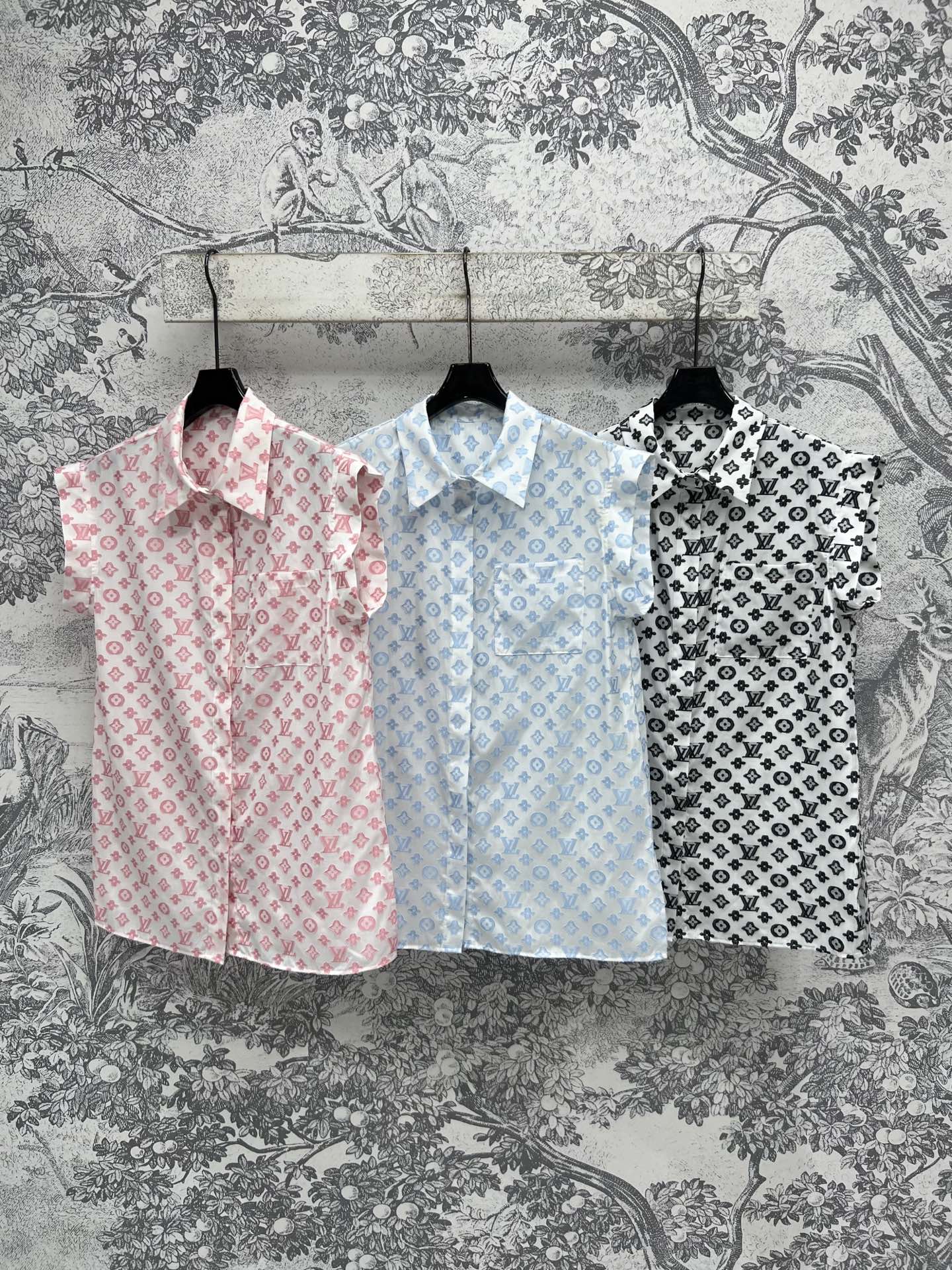 LV 25 Retro Hong Kong Small Flying Sleeve Shirt Pink Black Blue Viscose Rayon