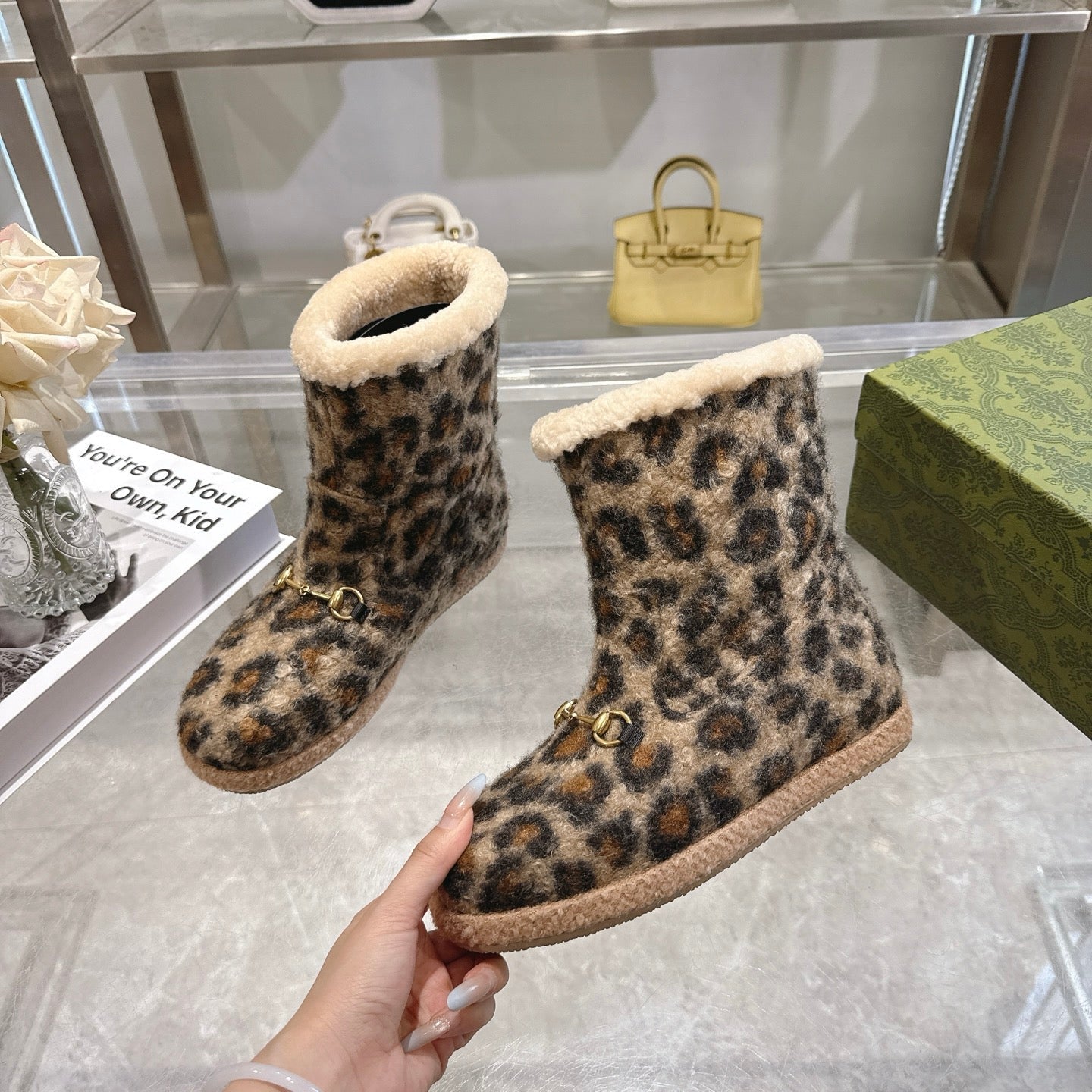 GG Horsebit Snow Leopard Woolen Fleece 576258