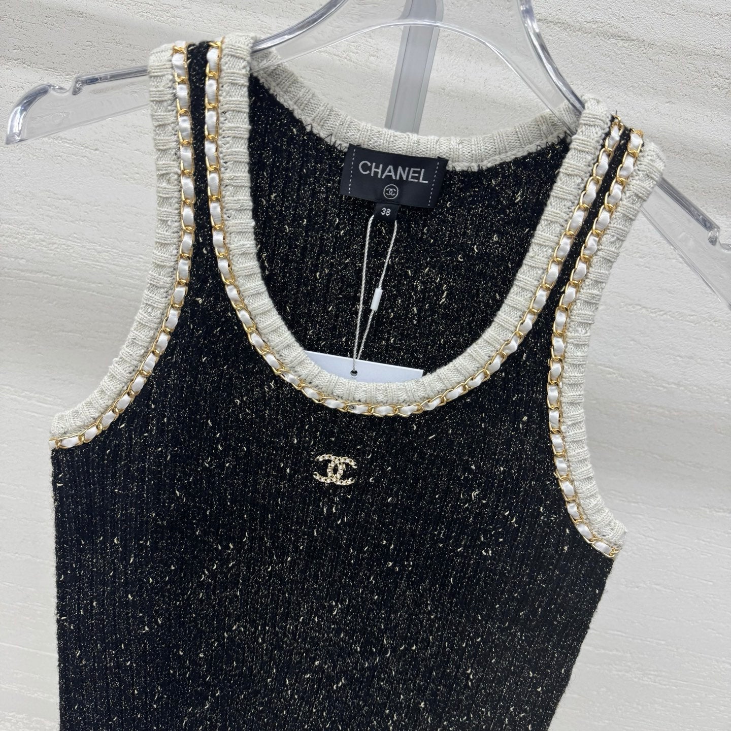 Chanel 2026 Sleeveless Knit Top Black Wool Cashmere 356943