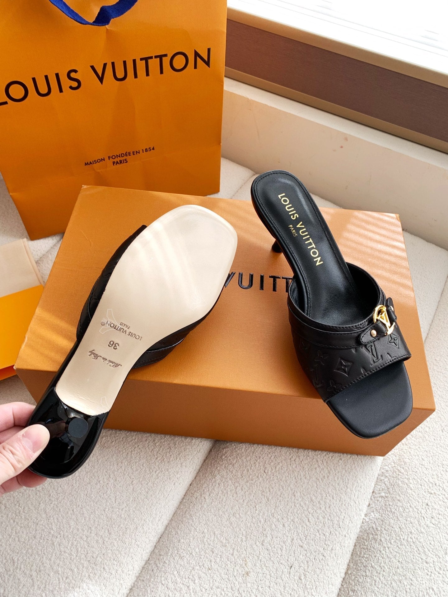 LV 26s High Heels 55 Slippers Black Sheepskin 614980