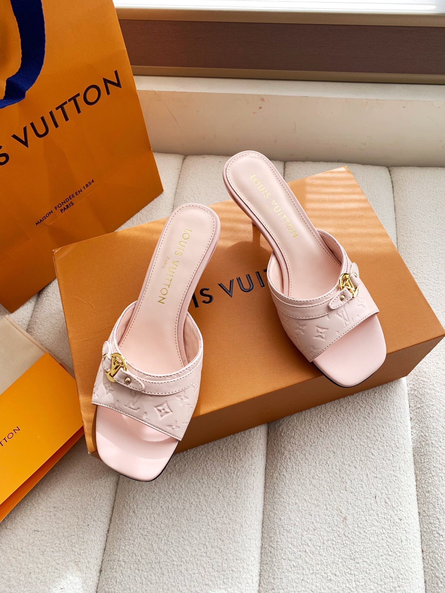 LV 26s High Heels 55 Slippers Light Pink Sheepskin 614982