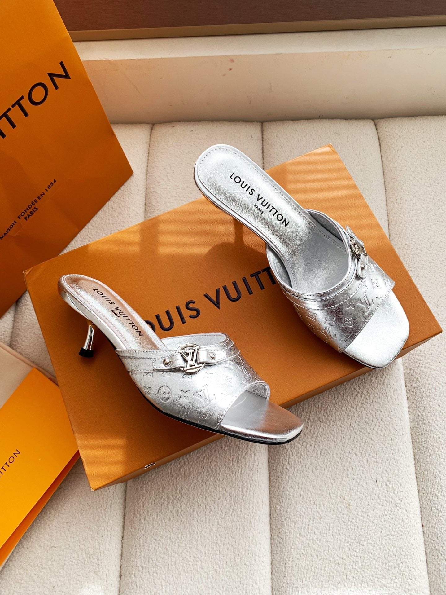 LV 26s High Heels 55 Slippers Sliver Sheepskin 614983