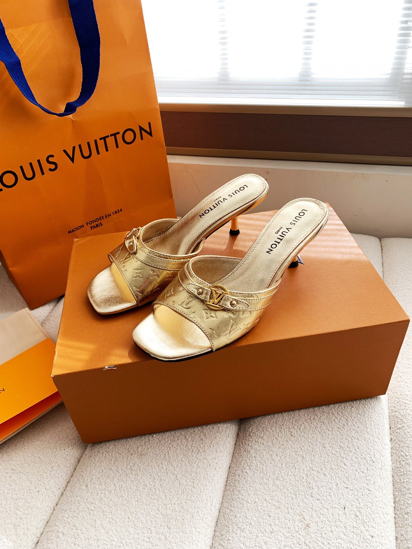 LV 26s High Heels 55 Slippers Gold Metallic Sheepskin 614984