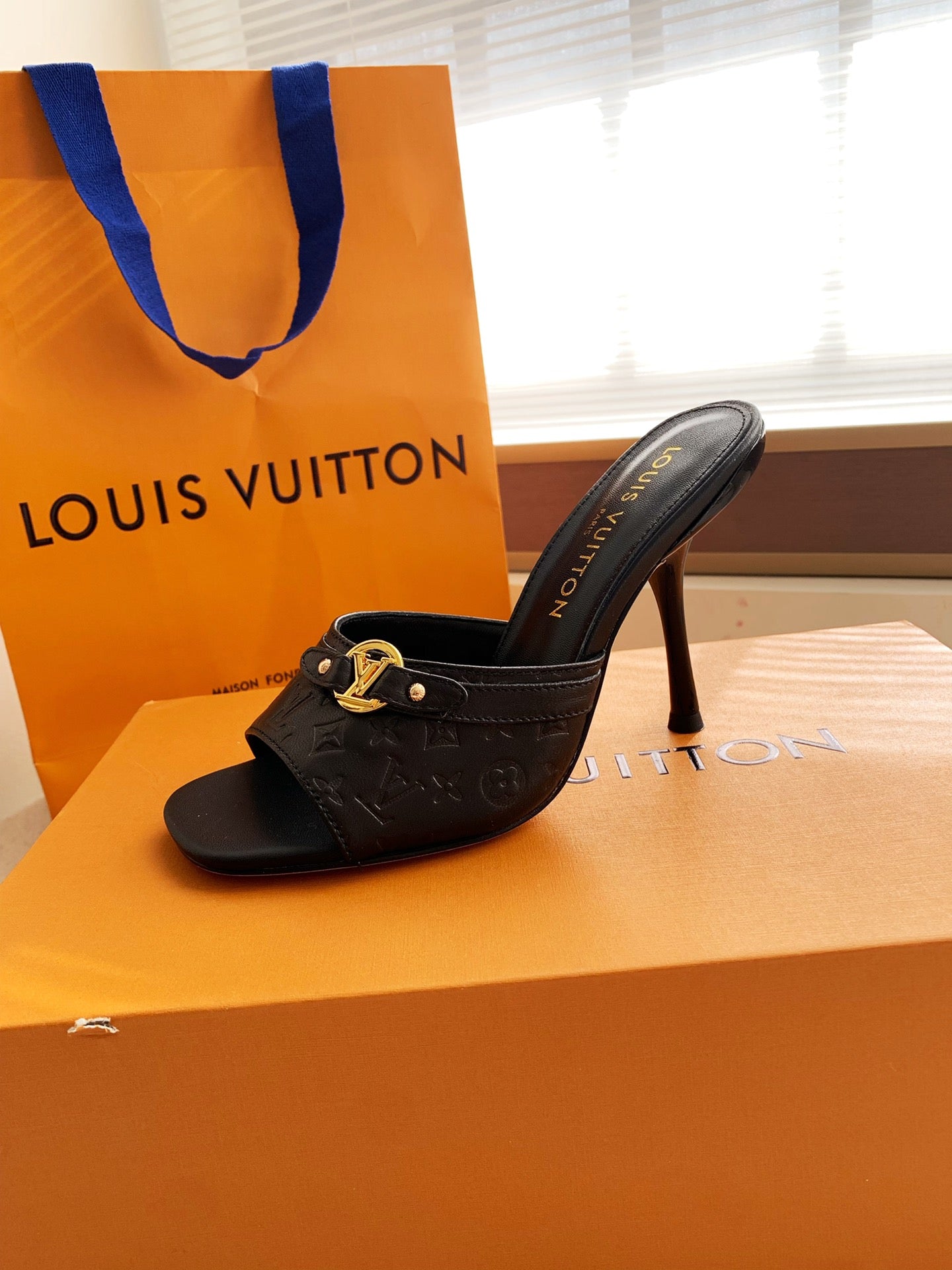 LV 26s High Heels 95 Slippers Black Sheepskin 614985