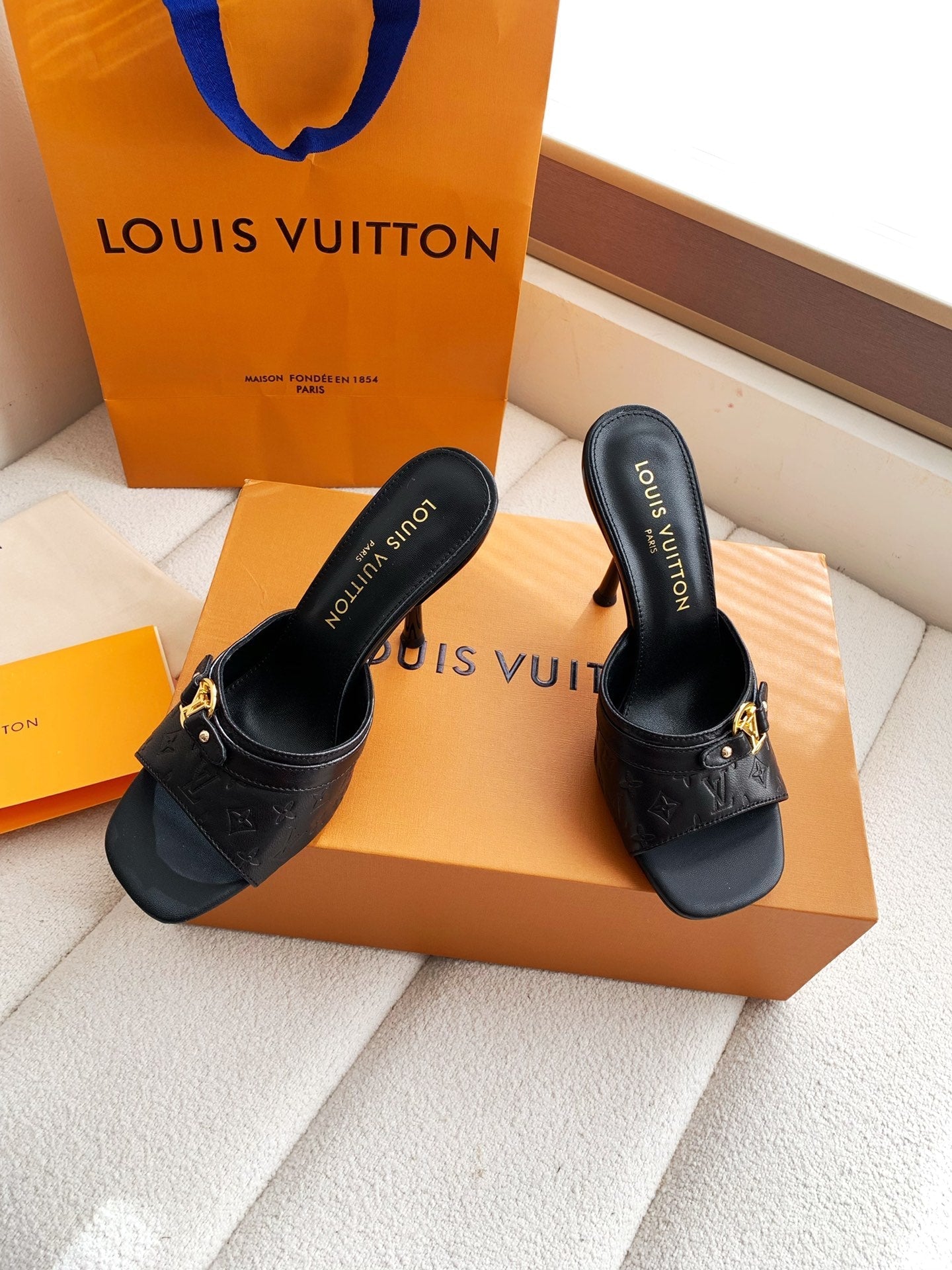 LV 26s High Heels 95 Slippers Black Sheepskin 614985