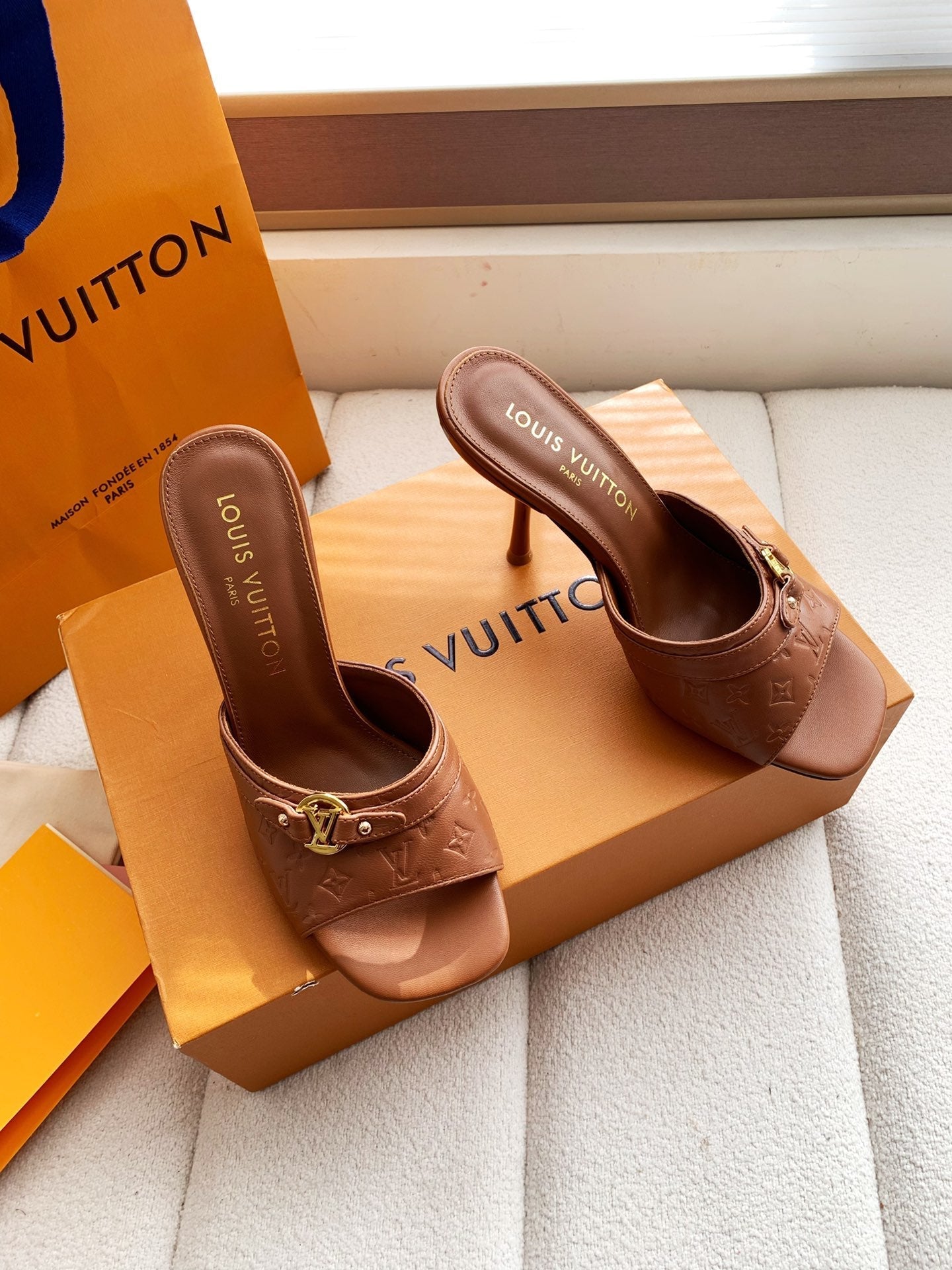LV 26s High Heels 95 Slippers Brown Sheepskin 614986