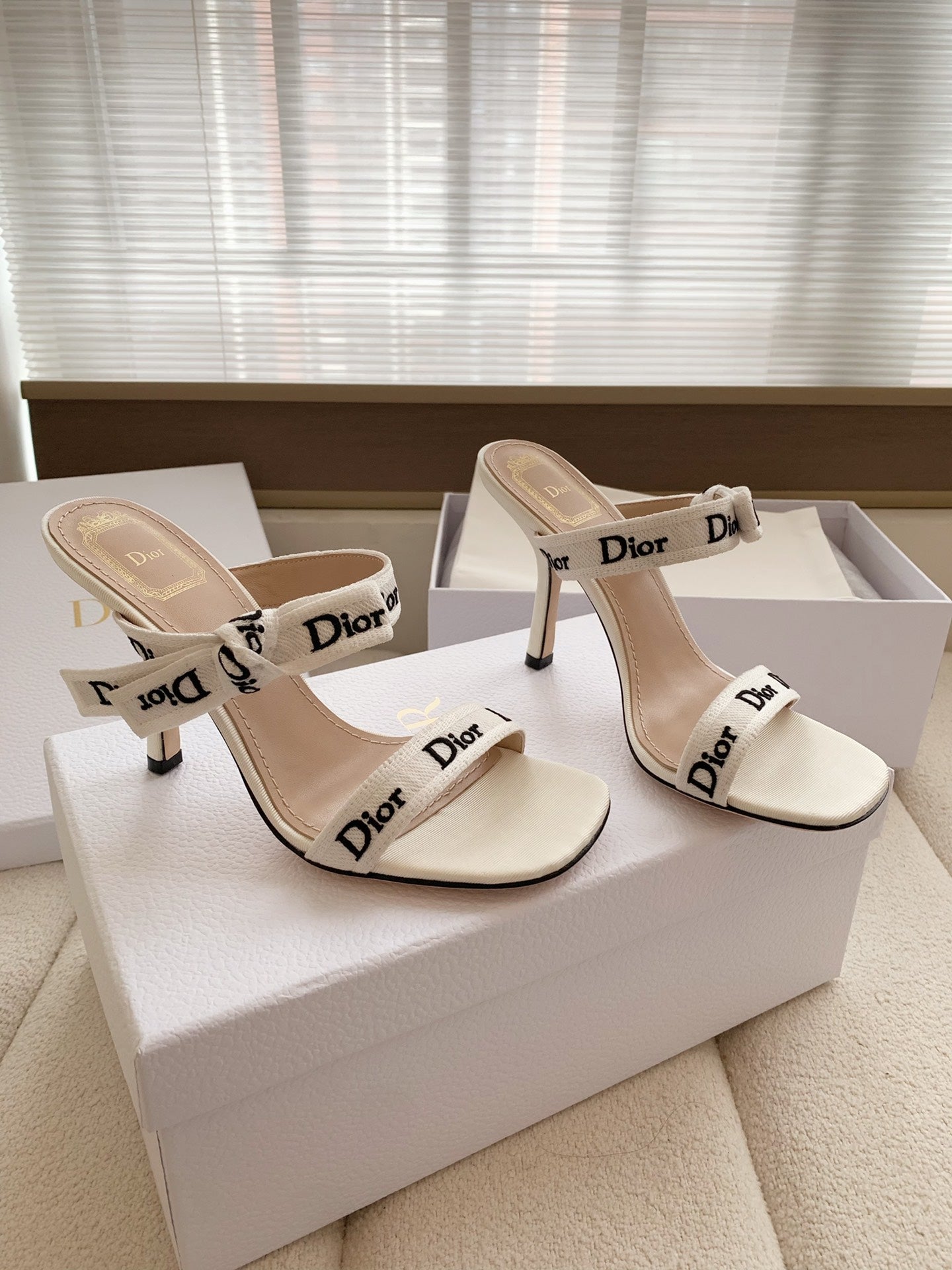 CD 26s High Heel Sandal 100 White Canvas Sheepskin  664181