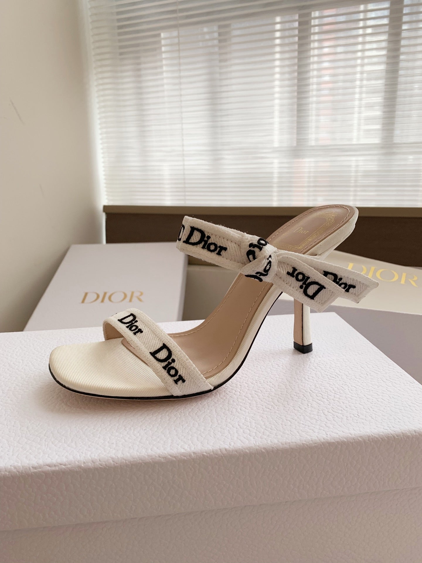 CD 26s High Heel Sandal 100 White Canvas Sheepskin  664181