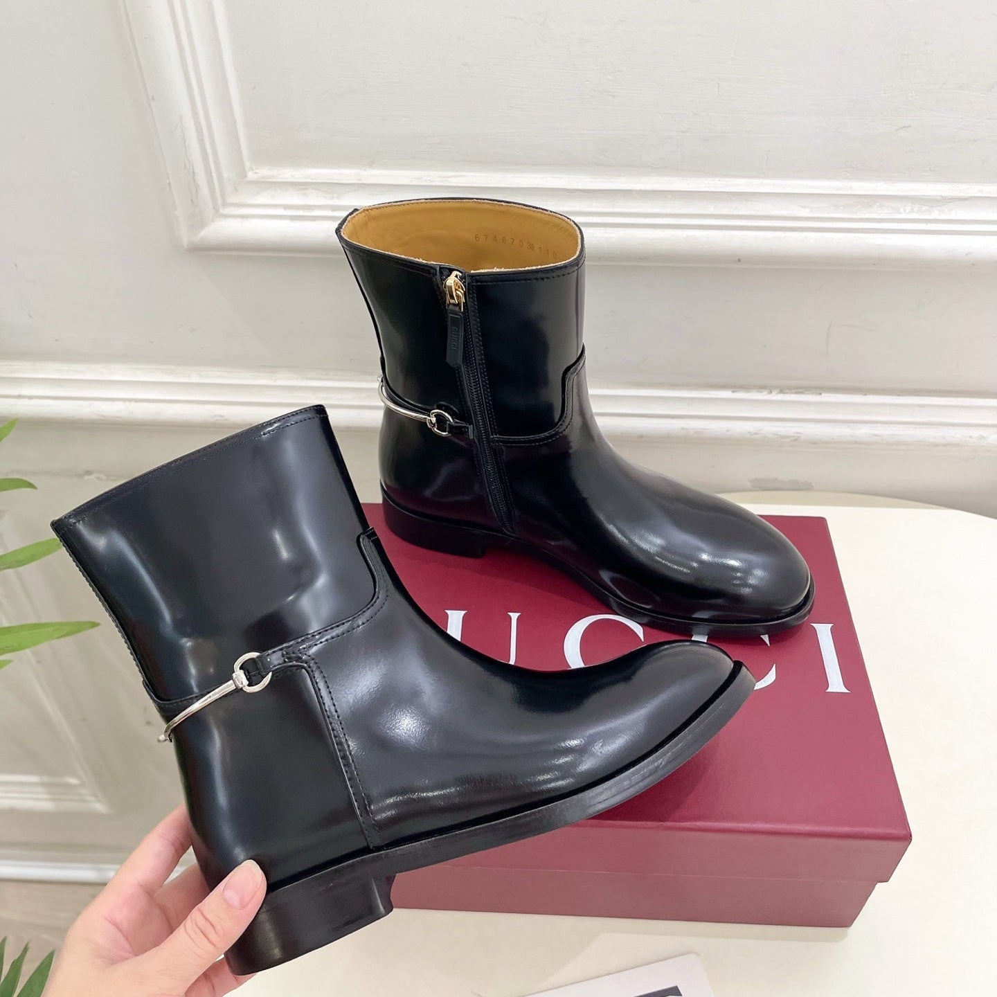 Gucci 25𝐬𝐬 horsebit  ankle boots black patent calfskin 435384