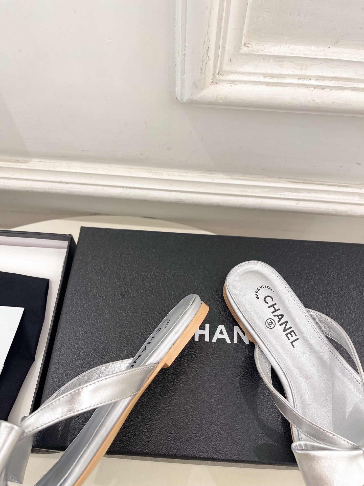 Chanel 2026 Double C Bow Flip-Flops Leather Sheepskin 831454