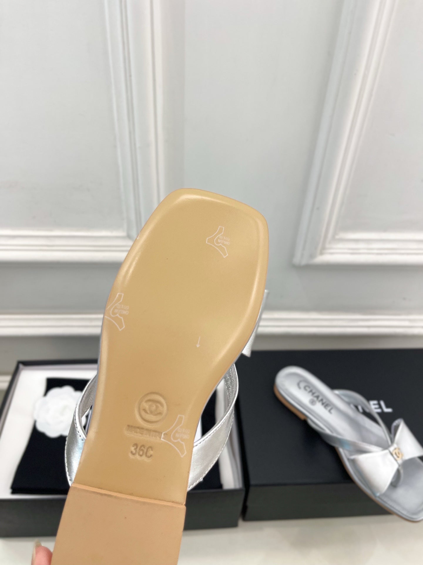 Chanel 2026 Double C Bow Flip-Flops Leather Sheepskin 831454