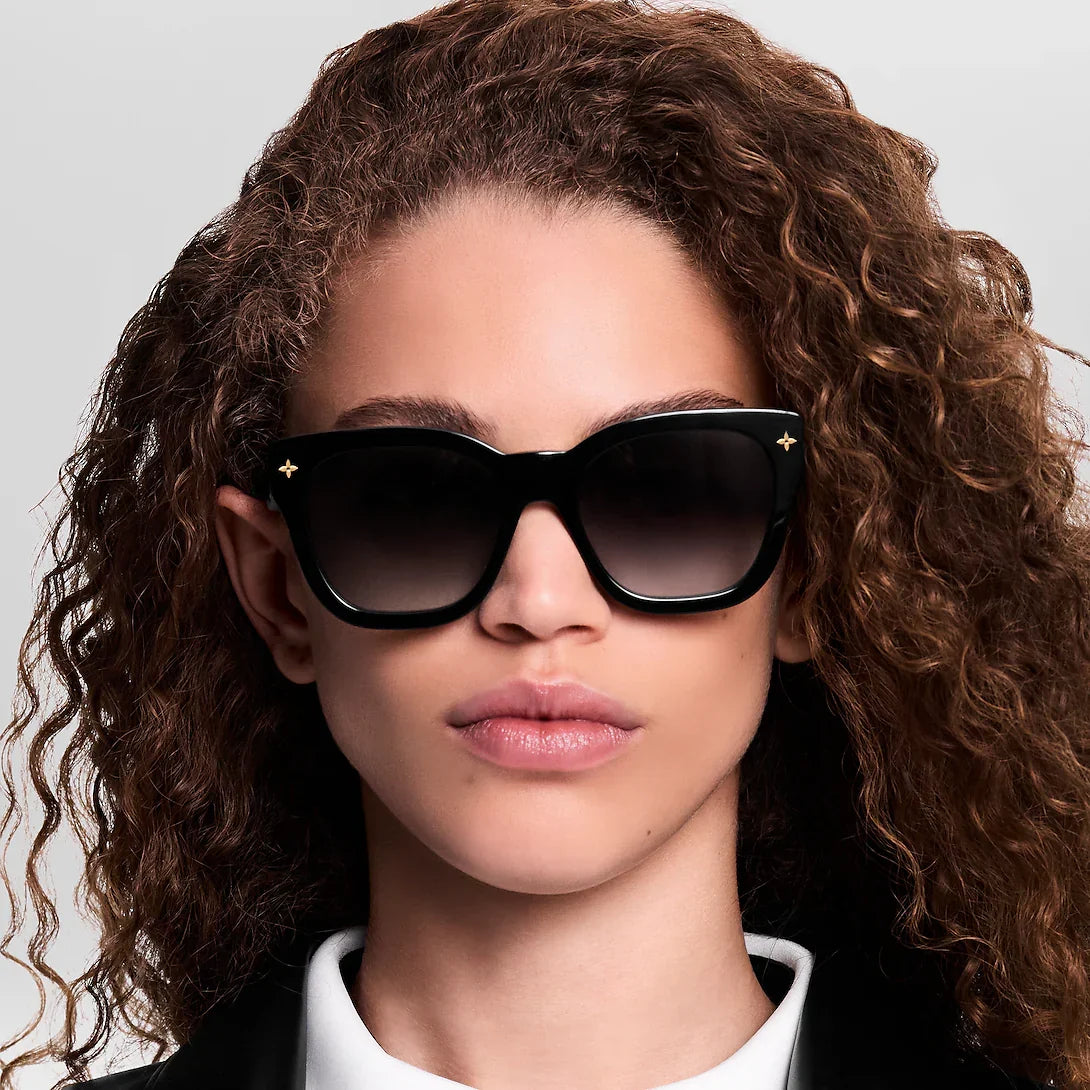 SQUARE SUNGLASS 575843 IN BLACK ACETATE GRADIENT SMOKE LENSES